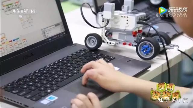 �ذ�����ҕ���}���ͯ��ͯ�����ڶ����ك����̹��@�߶��u�r