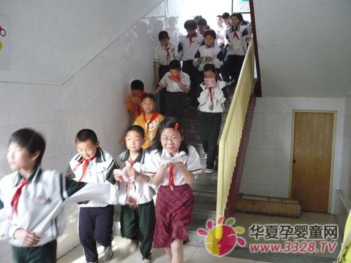 �ߌӽ�����ĵ���������