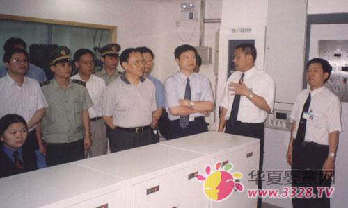 2001��ͨ�^��ISO9001��2000�����wϵ�J�C